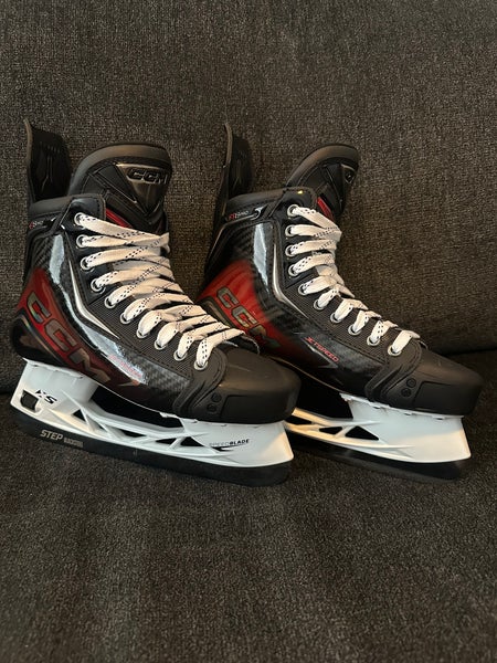 CCM FT8 Pro Skate Sr 8.5 Reg LIKE NEW