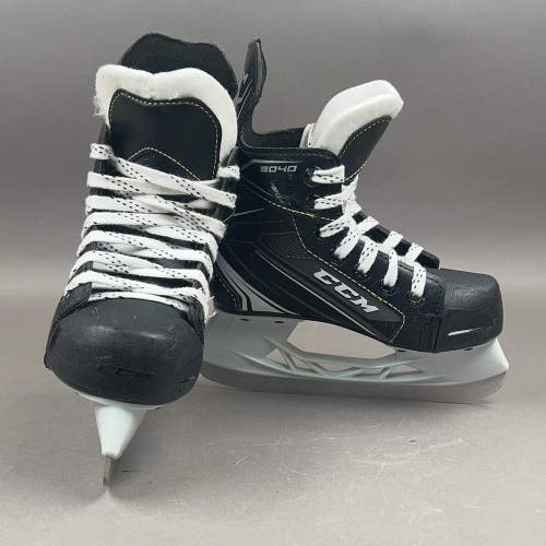 CCM Tacks 9040 Size 12Y Youth Hockey Skates