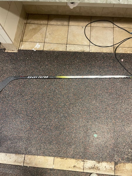 Senior Bauer Vapor Hyperlite 2 Left Hand Hockey Stick P28 70 Flex (Used)