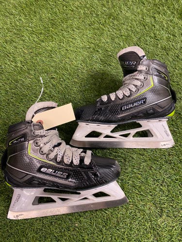 Junior Bauer Elite Hockey Goalie Skates Extra Wide Width Size 3.5 (Used)