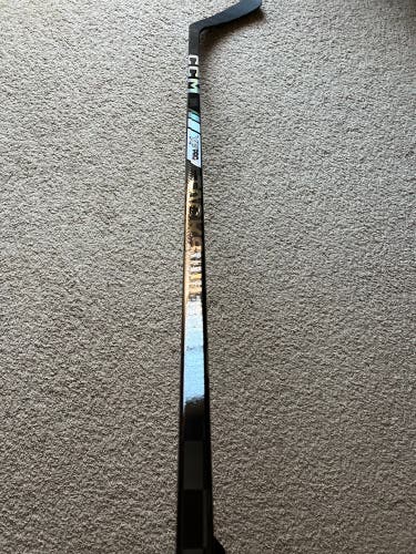 Senior CCM Tacks XF Pro Right Handed Hockey Stick P29 70 Flex (New)