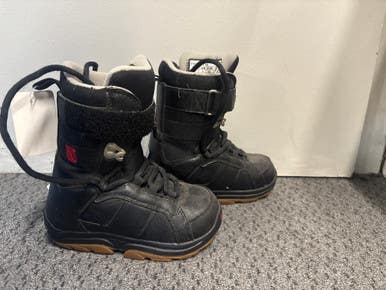 Burton Used Kid's Size 2 Snowboard Boots