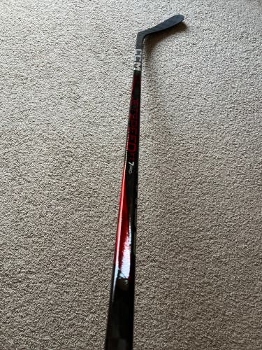 Intermediate CCM JetSpeed FT7 Pro Right Handed Hockey Stick P29 65 Flex (New)