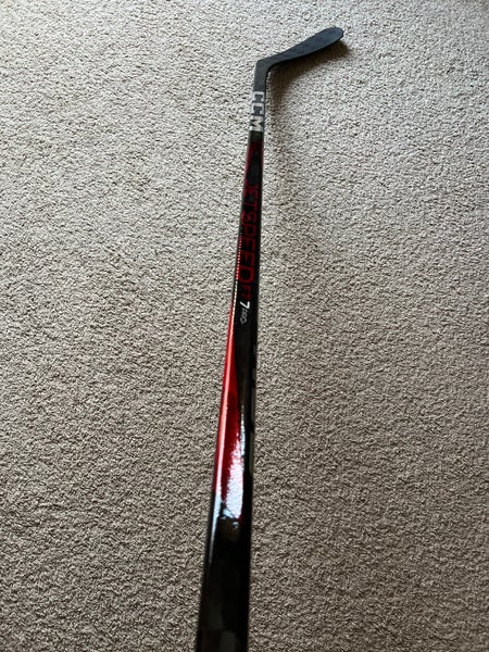 Intermediate CCM JetSpeed FT7 Pro Right Handed Hockey Stick P29 65 Flex (New)