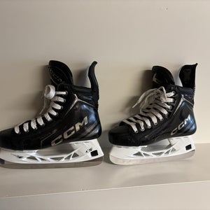Excellent Condition CCM Tacks XF Hockey Skates Regular Width Size 5.5 w/superfeet