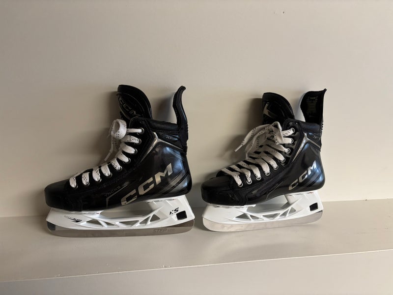 Excellent Condition CCM Tacks XF Hockey Skates Regular Width Size 5.5 w/superfeet