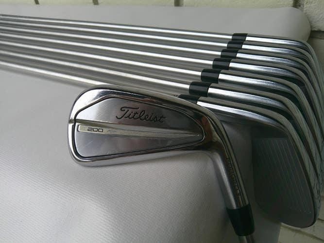 Titleist 2025 Forged T200 (4i-PW, 48*) Iron Set w/ FUBUKI Regular Flex Shafts