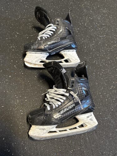 2022 Bauer Supreme Mach Hockey Skates Extra Wide Width 9.5 (Used)
