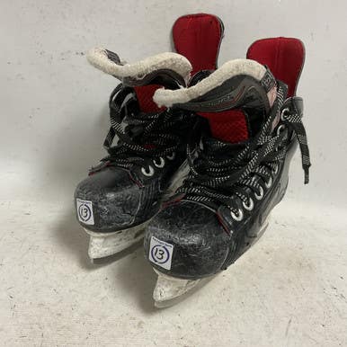 Used Bauer VAPOR X500 Youth Hockey Skate White/Black/Red Youth 13.0 11855-S000194845
