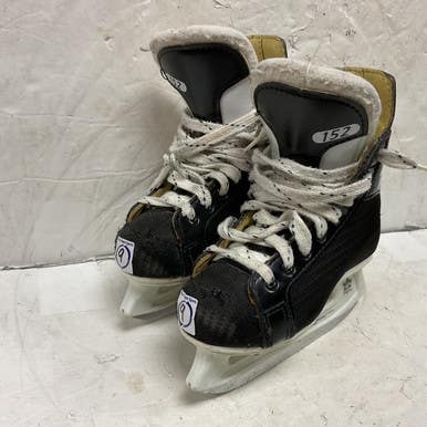 Used CCM TACKS 152 Youth Hockey Skate Youth 09.0 11855-S000194823