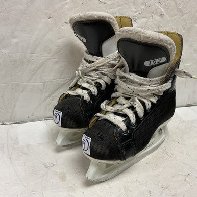 Used CCM TACKS 152 Youth Hockey Skate Youth 09.0 11855-S000194823