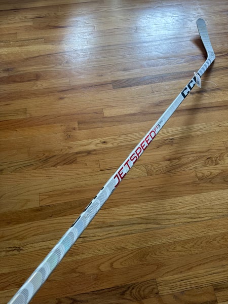 CCM JetSpeed FT5 Pro Hockey Stick | Senior RH P29 | 63" (Used)