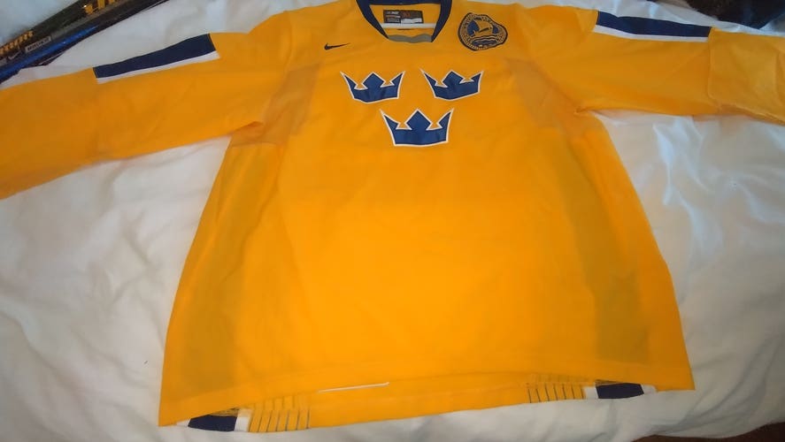 Nike Bauer Team Sweden XL jersey IIHF