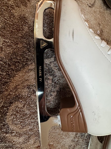 Jackson Ultima Artiste Figure Skates B Adult 7 (Used)