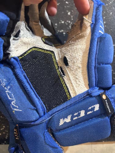 CCM Tacks 7092 Gloves 13" (Used)