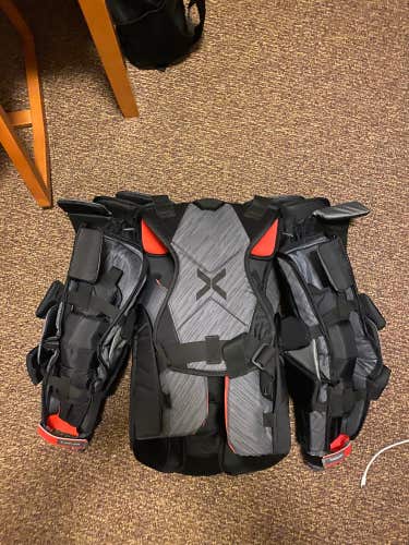 Bauer (New) Vapor Hyperlite 2 Goalie Chest Protector — (READ DESCRIPTION)