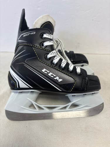 CCM Tacks 9040 Hockey Skates Regular Width 10 (Used)
