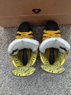 Bauer Supreme M4 Hockey Skates Size 3.5 (Used)