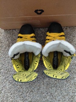 Bauer Supreme M4 Hockey Skates Size 3.5 (Used)