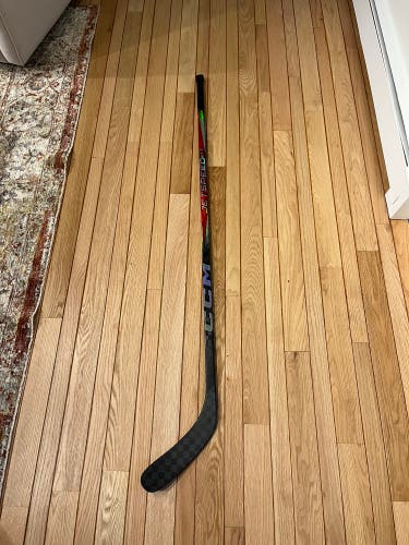 Senior CCM JetSpeed FT7 Right Handed Hockey Stick P88 75 Flex (Used)