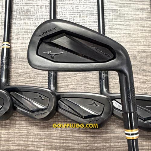 +1 Mizuno JPX 925 Forged Black Iron Set 5-GW / Dynamic Gold, Stiff (176)