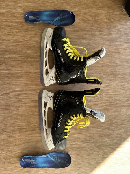 2022 Bauer Supreme M4 Hockey Skates Size 5 Fit 2 (Used)