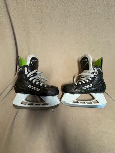 Bauer XLS Hockey Skates Size 2