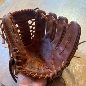 Infield RH Nokona W-1150 Baseball Glove 11.5" (Used)