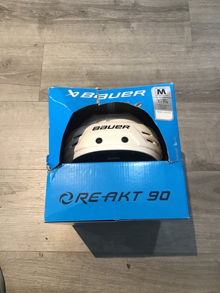 Medium Bauer Re-akt 90 Helmet (New)