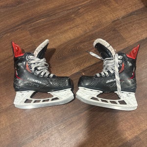 Used Youth Bauer Vapor 3X Pro Hockey Skates | Size 12