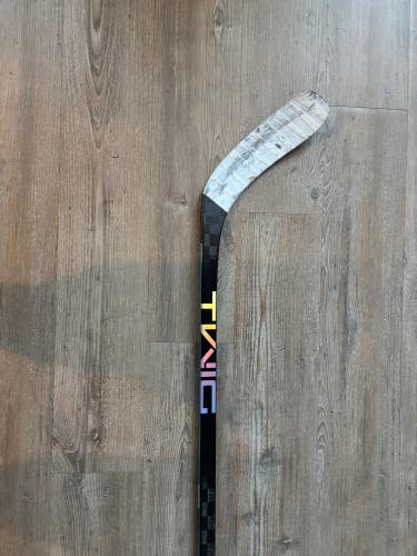 Senior Right Handed Hockey Twig Hockey Company Rouge C Stick P88 85 Flex (Used)