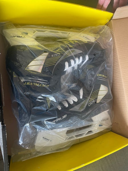 2022 True Catalyst 9 Hockey Skates Regular Width 10.5 (Used)