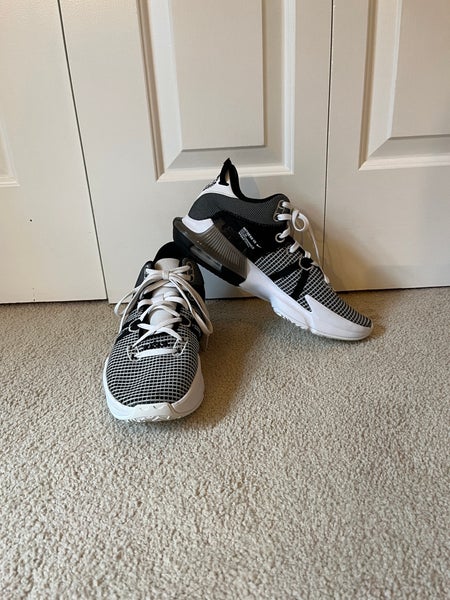 Men’s Nike LeBron Witness VII HO22 performance basketball shoes size 12