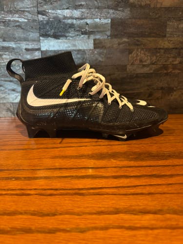 Men's Size M 13.5 (W 14.5) Nike Cleats High Top (Used)