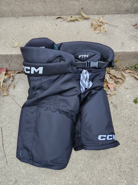 Womens Senior Large CCM FTW Hockey Pants (Used)