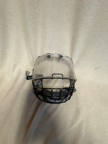 Large Bauer 920 hockey cage Shield (Used)