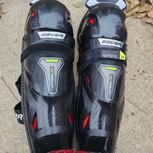 Senior Bauer Vapor Hyperlite 15" Shin Pads (Used)
