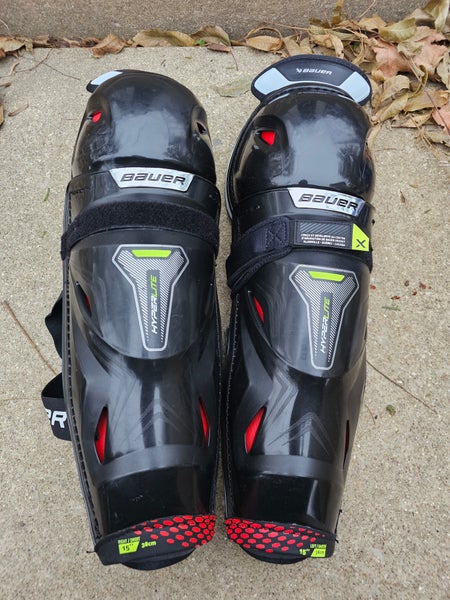 Senior Bauer Vapor Hyperlite 15" Shin Pads (Used)