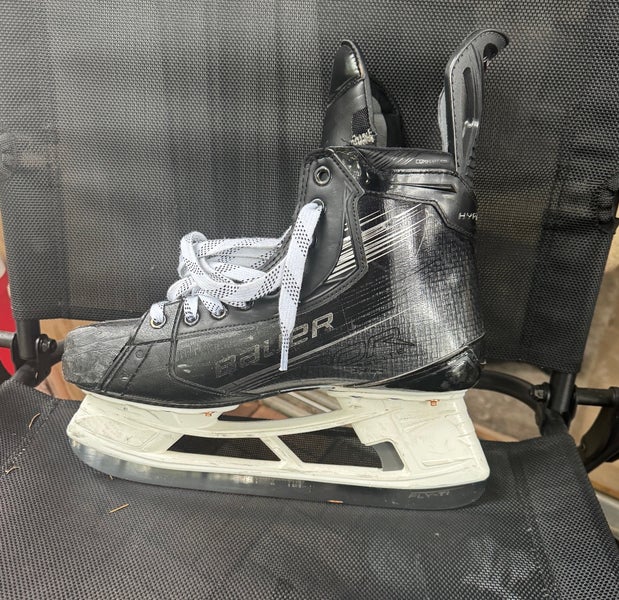 2023 Bauer Vapor Hyperlite 2 Hockey Skates Regular Width Pro Stock 8.5 (Used)OPEN TO OFFERS