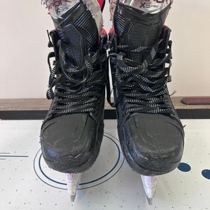 2023 Bauer Vapor X5 Pro Hockey Skates 6.5 (Used)