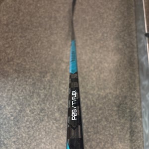 Senior Bauer PULSE Left Hand Hockey Stick P28 77 Flex (New)