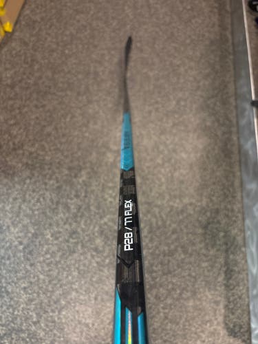 Senior Bauer PULSE Left Hand Hockey Stick P28 77 Flex (New)