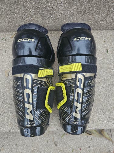 Youth CCM Tacks AS-V Pro 8" Shin Pads (Used)