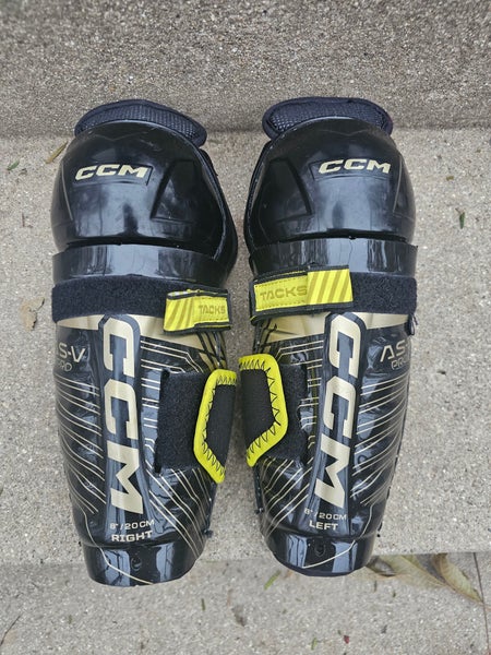 Youth CCM Tacks AS-V Pro 8" Shin Pads (Used)