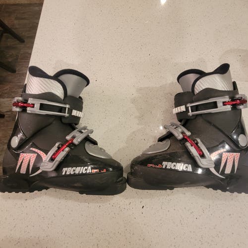 Mondo 20 & 20.5 Tecnica Ski Boots (Used)