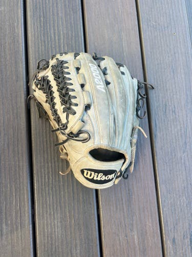 Wilson A2000 D33 LH Baseball Glove 11.75" (Used)