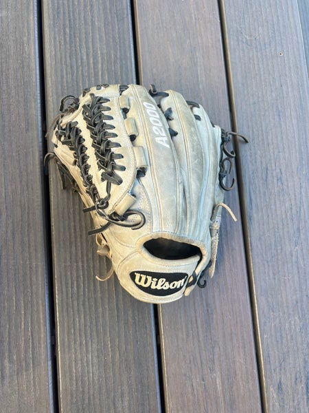 Wilson A2000 D33 LH Baseball Glove 11.75" (Used)