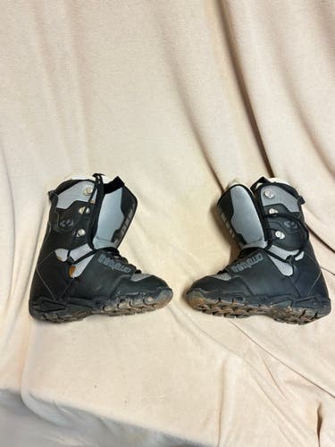 Size M 10.0 (W 11.0) Thirty Two Lashed Snowboard Boots (Used)