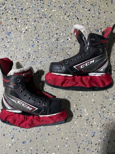 CCM JetSpeed Shock Hockey Skates Regular Width Size 2.5 (Used)