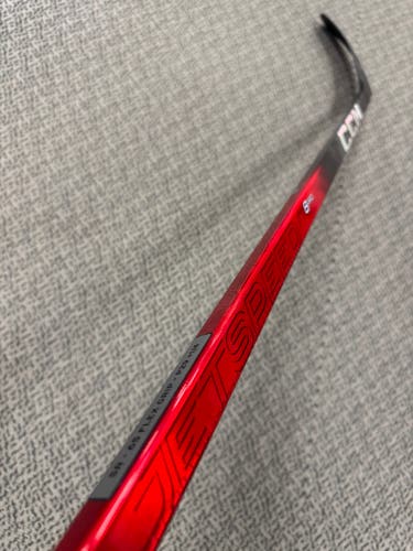 Senior Red CCM JetSpeed FT8 Pro Right Handed Hockey Stick P29+1/4 65 Flex (New)